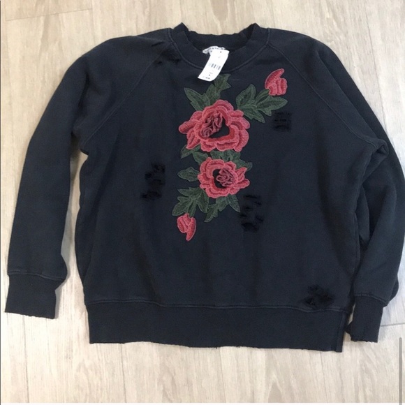NEW 🎈LF Flower Appliqué distressed sweatshirt - Picture 6 of 6